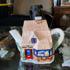 Annie Rowe The Village 'Baker's Shoppe' Collectable Teapot